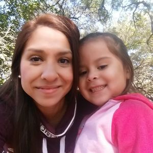 Meet your Posher, Yesenia